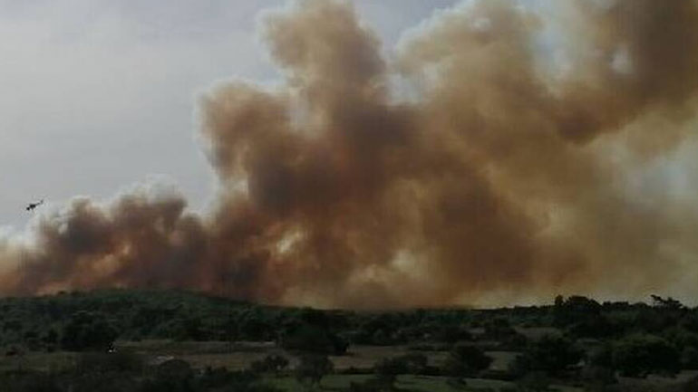 Μεγάλη φωτιά στις Βολίμες Ζακύνθου