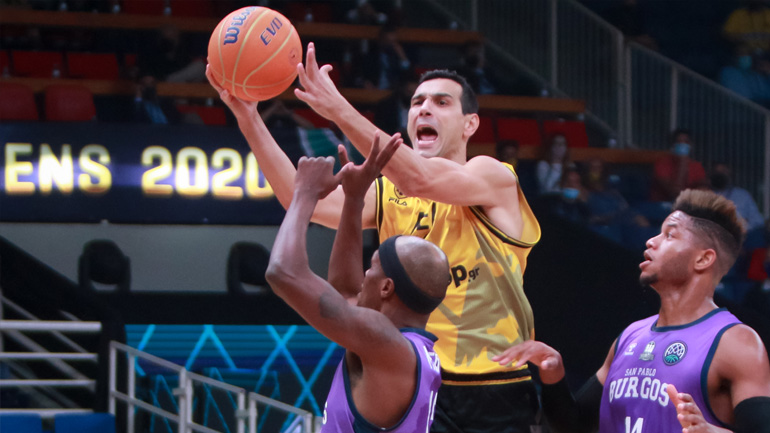 Λύγισε στον τελικό του Basketball Champions League η ΑΕΚ, ηττήθηκε 85-74 από την Μπούργος στο ΟΑΚΑ