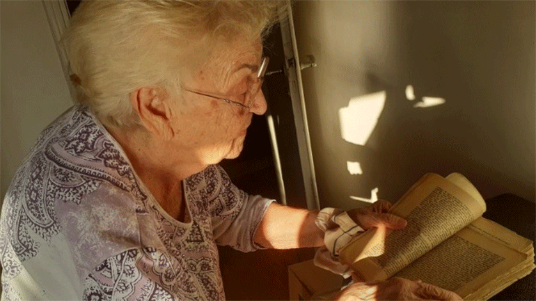 Θαμώνας της Δημοτικής Βιβλιοθήκης, ετών 92 – Η επίμονη αναγνώστρια Ιουλία Ταλιαδώρου