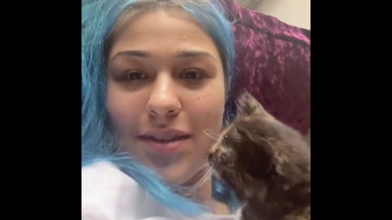 Να δω τι κρύβεις στο στόμα σου