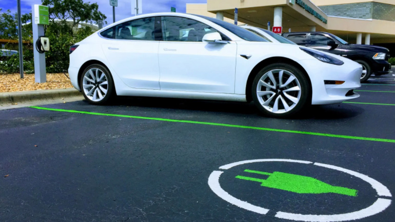 Οι Νορβηγοί σπάνε κάθε ρεκόρ στα ηλεκτρικά αυτοκίνητα Οι Νορβηγοί σπάνε κάθε ρεκόρ στα ηλεκτρικά αυτοκίνητα