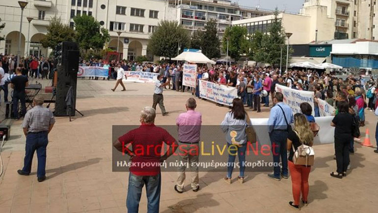 Συλλαλητήριο στην Καρδίτσα για τις ζημιές από τον «Ιανό» – Ποια είναι τα βασικά αιτήματα