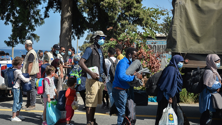 «Μπλόκο» σε πτήση από Ολλανδία προς Λέσβο: Ακιβιστές ήθελαν να πάρουν μετανάστες «Μπλόκο» σε πτήση από Ολλανδία προς Λέσβο: Ακιβιστές ήθελαν να πάρουν μετανάστες