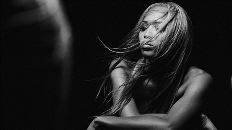 Ένα άλμπουμ για το «ταξίδι» της Ναόμι Κάμπελ στον κόσμο της μόδας