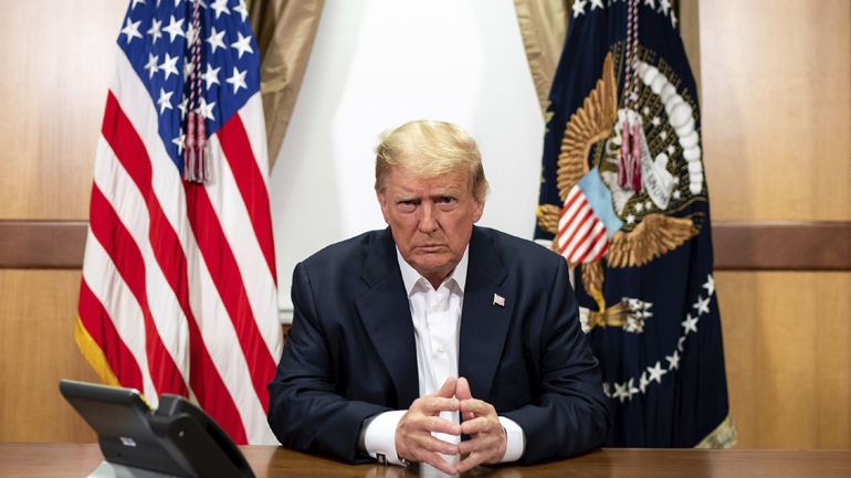 Εξιτήριο για Τραμπ ακόμα και εντός της ημέρας λέει ο προσωπάρχης του Λευκού Οίκου