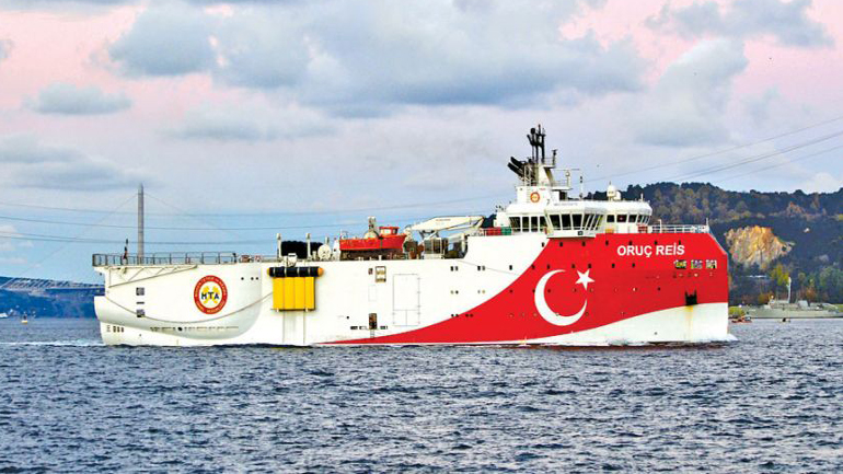 «Ζεσταίνει» τις μηχανές το Oruc Reis – Aναμένει οδηγίες για νέα αποστολή