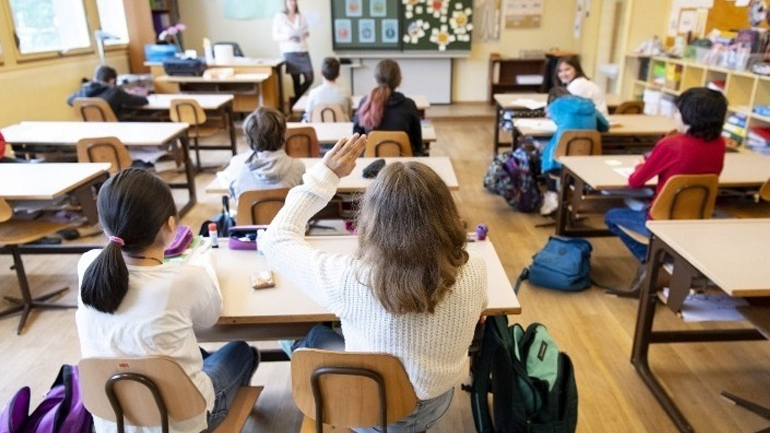 Σημαντικές διαφορές εμφανίζουν οι μισθοί των εκπαιδευτικών στις χώρες της Ε.Ε.