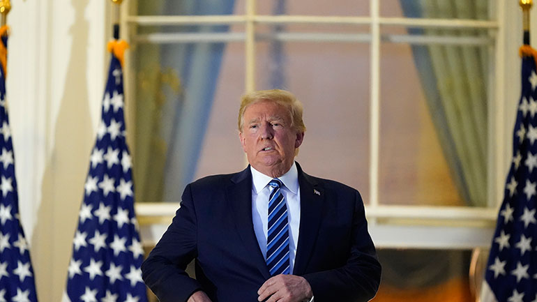 Δεν παρουσιάζει πλέον συμπτώματα Covid-19 ο Τραμπ σύμφωνα με τον γιατρό του