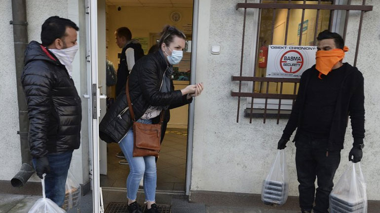 Αυστηρότερα περιοριστικά μέτρα στην Πολωνία λόγω κορωνοϊού