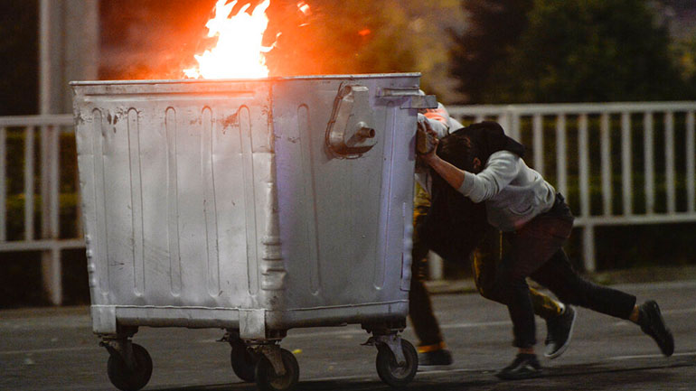 Κιργιστάν: Στα πρόθυρα εξέγερσης η χώρα για τα αποτελέσματα των βουλευτικών εκλογών Κιργιστάν: Στα πρόθυρα εξέγερσης η χώρα για τα αποτελέσματα των βουλευτικών εκλογών