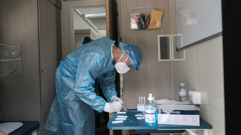 Καταγράφηκαν 399 νέα κρούσματα σε 24 ώρες