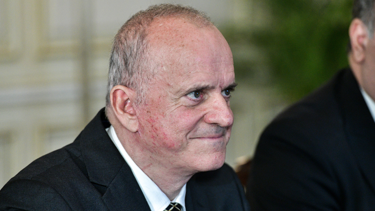 Επιστρέφει στο υπ. Τουρισμού ως άμισθος σύμβουλος ο Κ. Λούλης – Το σχόλιο του ΣΥΡΙΖΑ