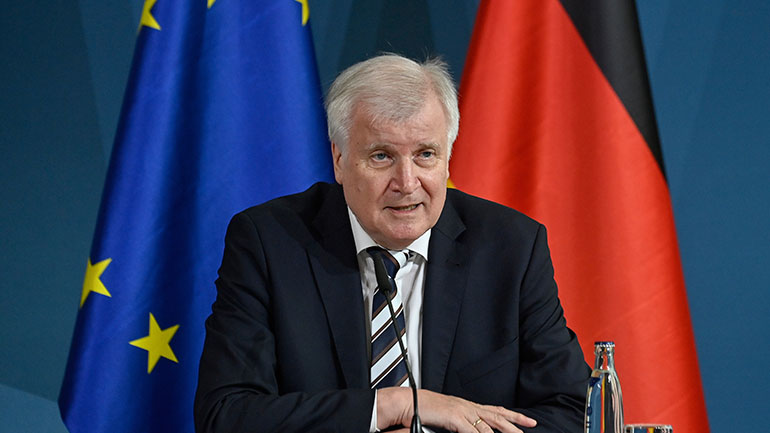 Υπ. Εσωτερικών Γερμανίας: «Δεν υπάρχει δομικό πρόβλημα εξτρεμισμού στην Αστυνομία»