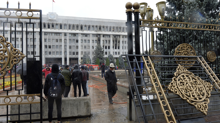 Έκρυθμη η κατάσταση στο Κιργιστάν Έκρυθμη η κατάσταση στο Κιργιστάν