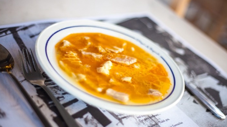 Θεσσαλονίκη: Ο κορωνοϊός μείωσε την κίνηση στα πατσατζίδικα