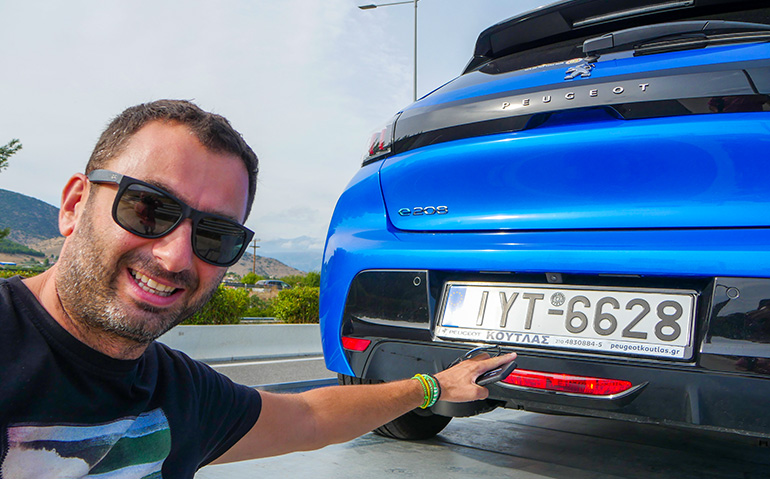 To Peugeot 208 που είχαμε στη διάθεσή μας ήταν στην έκδοση GT