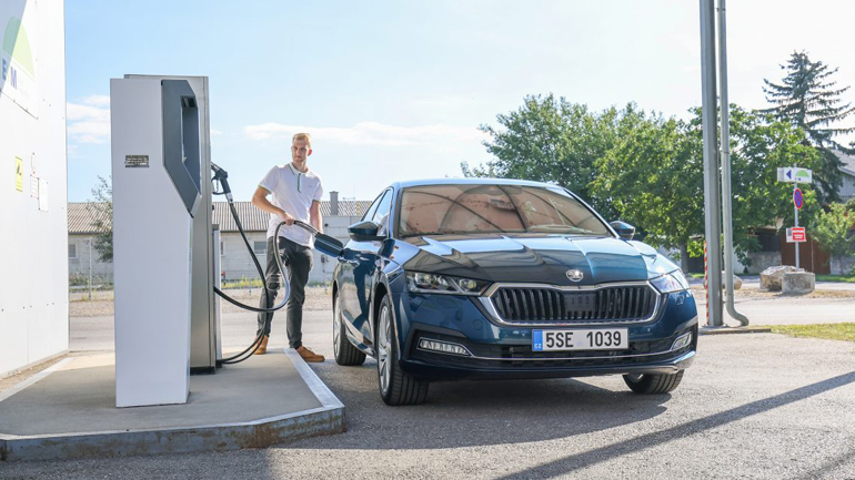 H νέα Skoda Octavia G-TEC κάνει 100 χιλιόμετρα με 3,8 ευρώ