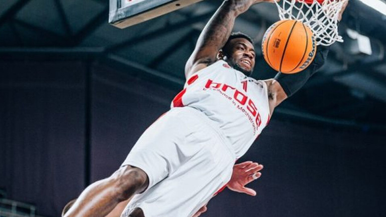 Μπάσκετ: Στο Περιστέρι κι επίσημα ο ΜακΛίν