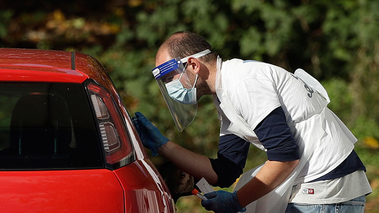 Βρετανία: Καταγράφηκαν 14.162 κρούσματα τις τελευταίες 24 ώρες – Ακόμα 70 θάνατοι