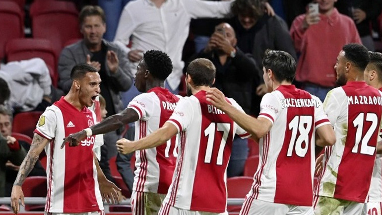 Ο Άγιαξ απαγόρεψε σε τέσσερις παίκτες να ταξιδέψουν στην Αφρική