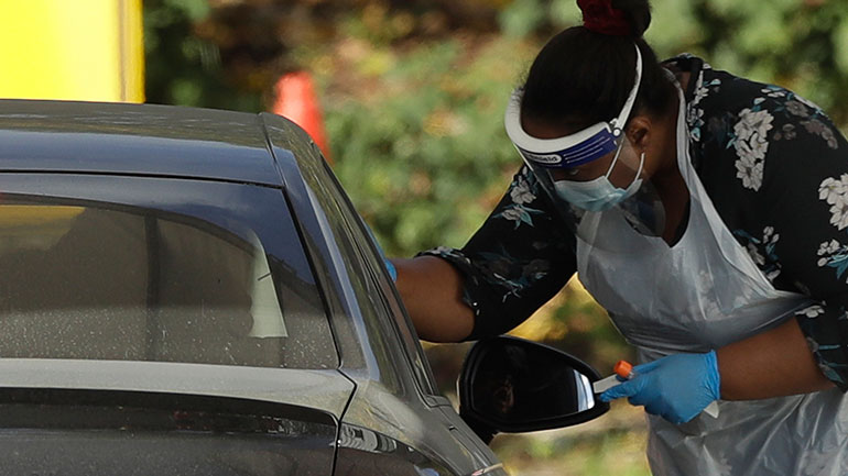 «Πολύ ανησυχητική» η επιτάχυνση της διασποράς του κορωνοϊού στην Ιρλανδία