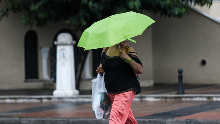 Ψυχρό μέτωπο φέρνει βροχές και πτώση της θερμοκρασίας