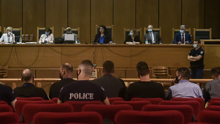 Δίκη Χρυσής Αυγής: Ένταση στο δικαστήριο από την υπεράσπιση μετά την πρόταση της εισαγγελέως για τα ελαφρυντικά Δίκη Χρυσής Αυγής: Ένταση στο δικαστήριο από την υπεράσπιση μετά την πρόταση της εισαγγελέως για τα ελαφρυντικά