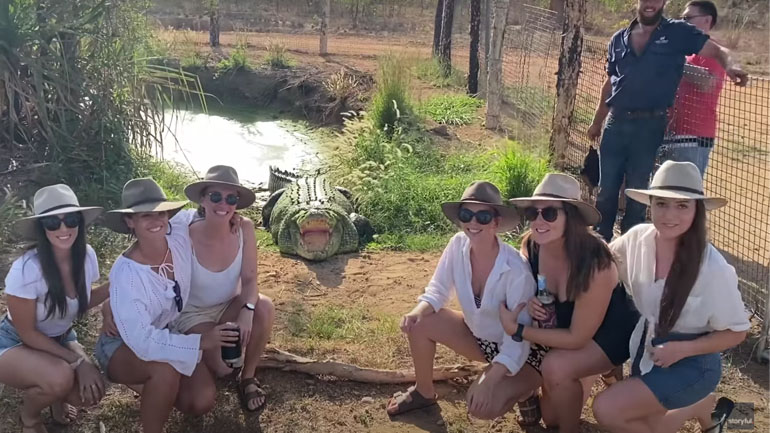 Ποζάρετε μπροστά στον κροκόδειλο παρακαλώ