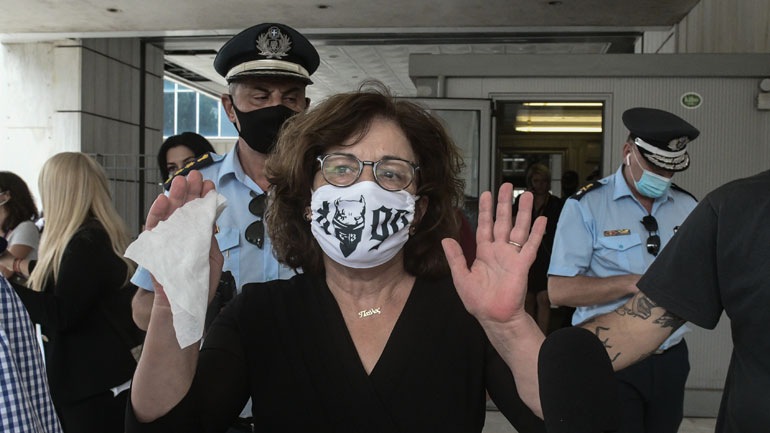 Χωρίς να κάνουν δηλώσεις προσήλθαν στο Εφετείο η Μάγδα και ο Τάκης Φύσσας