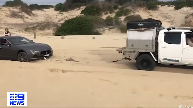 Πήγε να βγάλει τη Maserati από το χώμα και διέλυσε τον… προφυλακτήρα της Πήγε να βγάλει τη Maserati από το χώμα και διέλυσε τον… προφυλακτήρα της