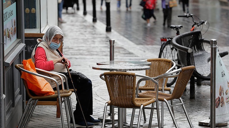 Ρεκόρ μολύνσεων για 4η συνεχόμενη ημέρα στην Πολωνία με 4.739 νέα κρούσματα