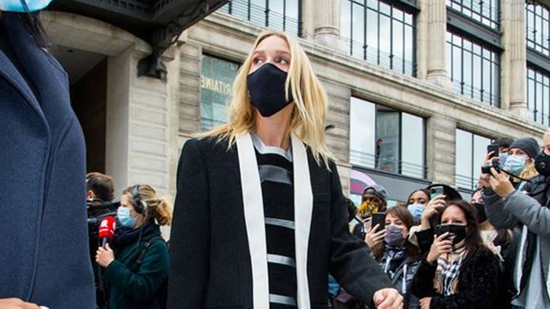 Μαρία Ολυμπία: Με άψογο στυλ στο fashion show της Louis Vuitton στο Παρίσι