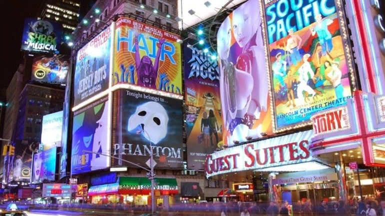 Κλειστά έως τα τέλη Μαΐου του 2021 τα θέατρα του Μπρόντγουεϊ