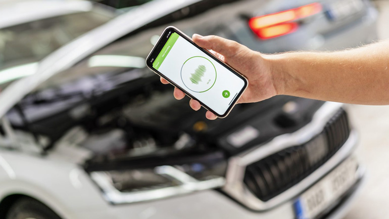 Η Skoda ακούει τους ήχους και εντοπίζει τις βλάβες μέσω smartphone