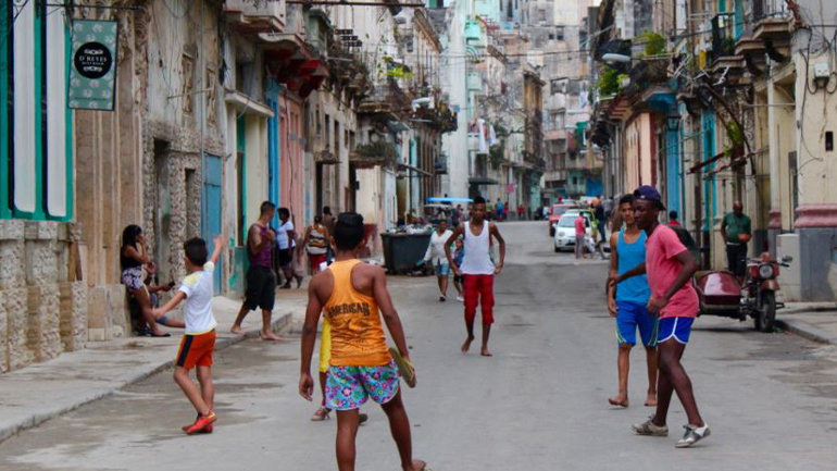 Η Κούβα εισέρχεται στη φάση της «νέας ομαλότητας» και υποδέχεται τουρίστες