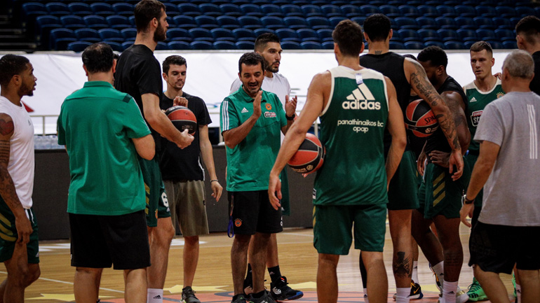 Έφτασε στο ΟΑΚΑ η αποστολή του Παναθηναϊκού