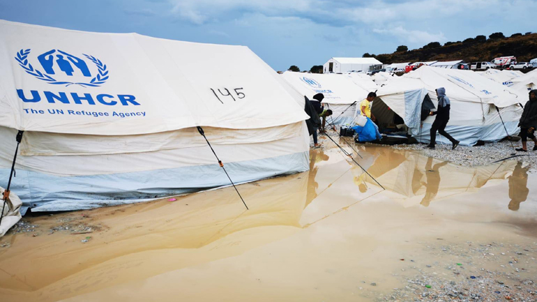 Πλημμύρισε ο προσωρινός καταυλισμός στο Καρά Τεπέ της Μυτιλήνης Πλημμύρισε ο προσωρινός καταυλισμός στο Καρά Τεπέ της Μυτιλήνης