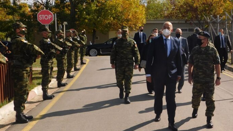 Επίσκεψη Δένδια στην έδρα της Ελληνικής Δύναμης Κοσσυφοπεδίου