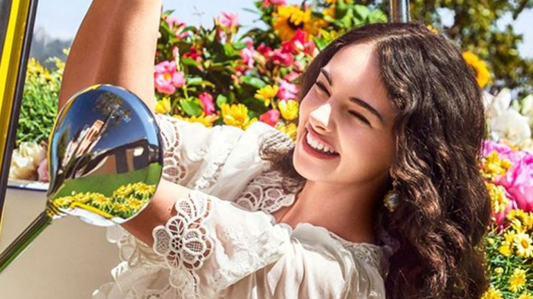 Deva Cassel: Η 16χρονη κόρη της Monica Bellucci ποζάρει για το γαλλικό Elle