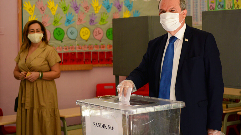 Κατεχόμενα: Ο εκλεκτός του Ερντογάν νικητής στις παράνομες «εκλογές» – Δεύτερος ο Ακιντζί