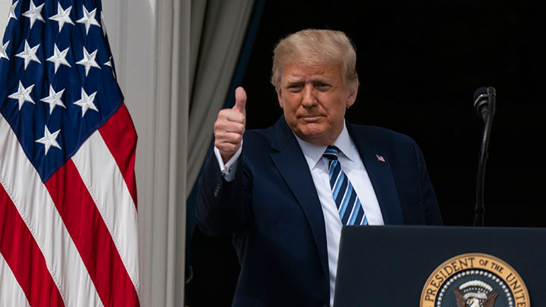 ΗΠΑ: Ο Τραμπ δηλώνει ότι έχει ανοσία στον νέο κορωνοϊό