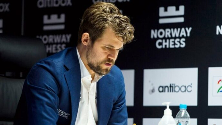 Σκάκι: Ο Κάρλσεν ηττήθηκε μετά από δύο χρόνια και 125 αγώνες!