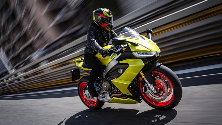 Aprilia RS660: Παρουσιάστηκε επίσημα, μάθαμε και την τιμή του! Aprilia RS660: Παρουσιάστηκε επίσημα, μάθαμε και την τιμή του!