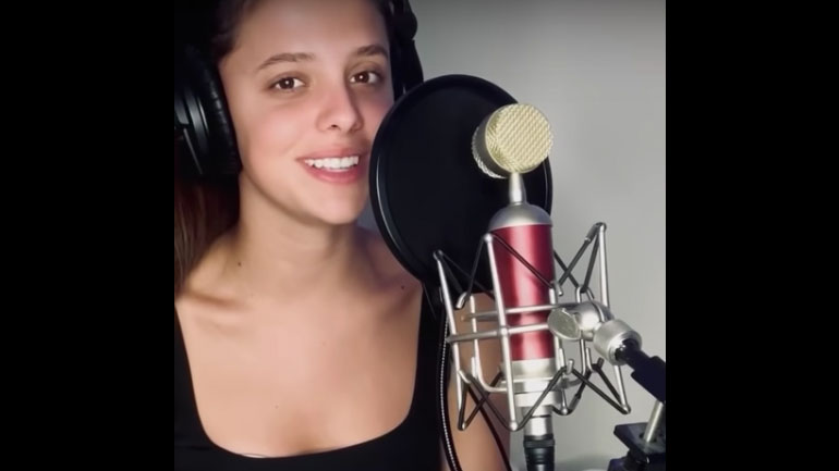 Απίθανη ερμηνεία από μια 21χρονη τραγουδίστρια!