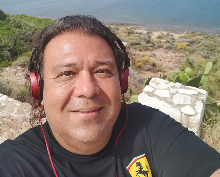 Ο Πάρις Ποντίκας