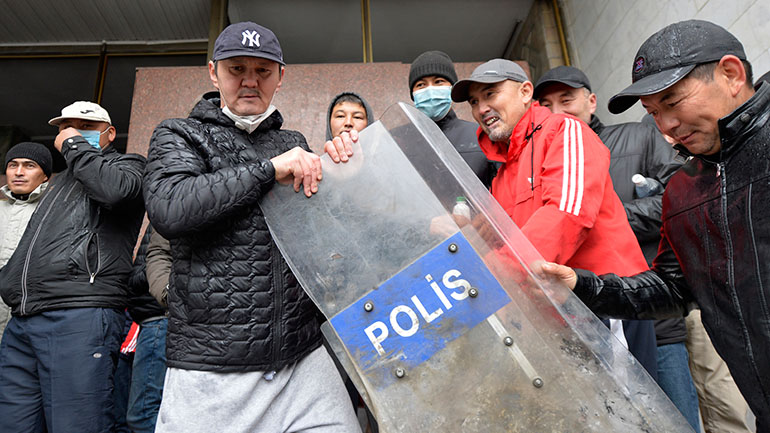 Κιργιστάν: Προς παράταση η κατάσταση έκτακτης ανάγκης στο Μπισκέκ