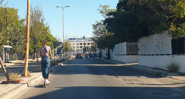 Ούτε καν στη δεξιά πλευρά... 