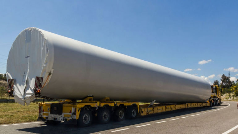 Θεσσαλονίκη: Κλειστή η Εγνατία οδός λόγω μεταφοράς ανεμογεννητριών