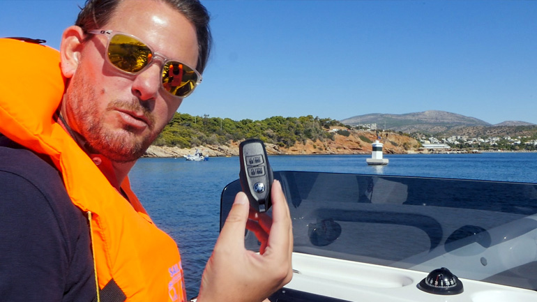 Το νέο κλειδί είναι αδιάβροχο και επιπλέει στην περίπτωση που πέσει στη θάλασσα...