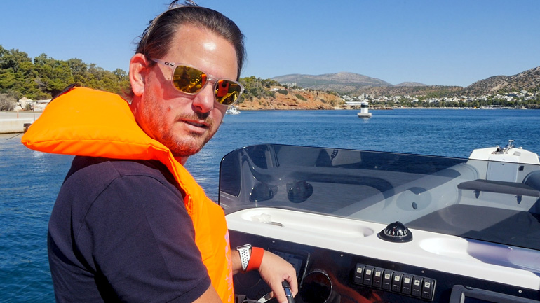 Ο επικεφαλής του τμήματος Marine της "Μοτοδυναμικής" Λάμπρος Λιασκοβίτης μας εξηγεί στο παρακάτω video τις ευκολίες του νέου συστήματος Helm Master EX